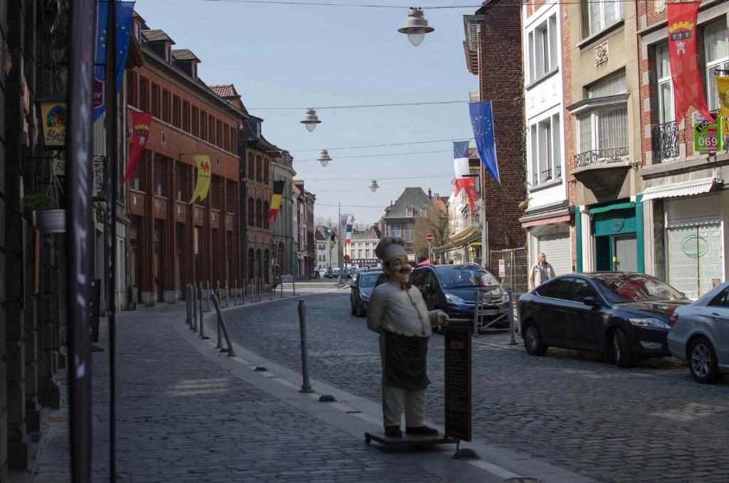 Les Studios De La Grand Place Tournai Luaran gambar