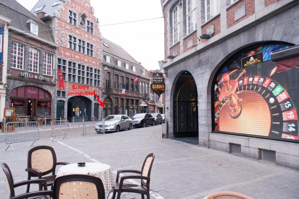 Les Studios De La Grand Place Tournai Luaran gambar