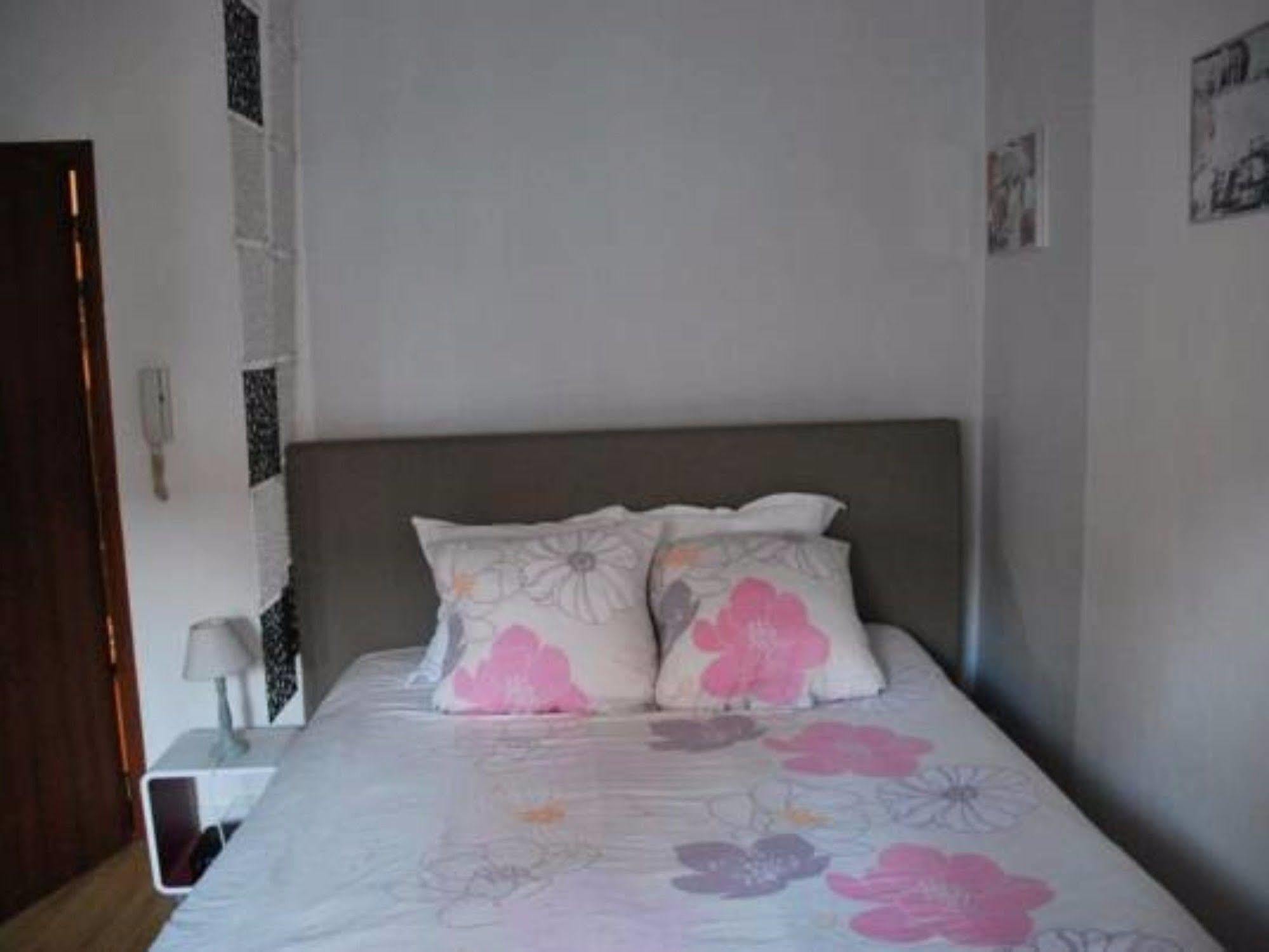 Les Studios De La Grand Place Tournai Luaran gambar